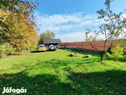 Balatonakarattyai eladó 36 nm-es ház