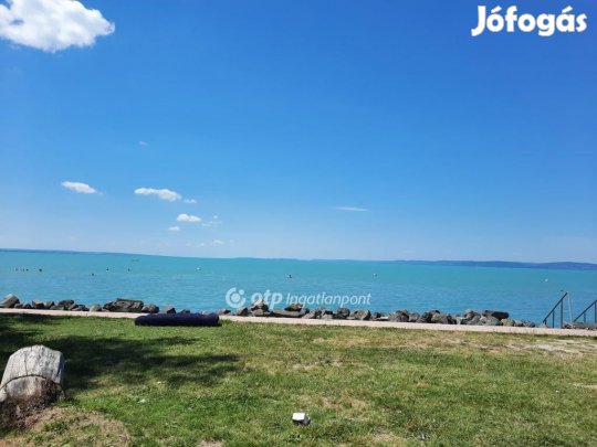 Balatonakarattyai eladó 54 nm-es lakás