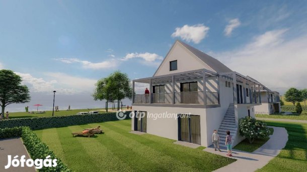 Balatonakarattyai eladó 64 nm-es lakás