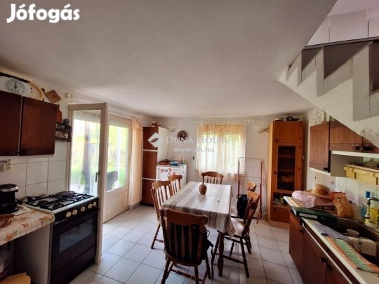 Balatonakarattyai eladó 71 nm-es ház