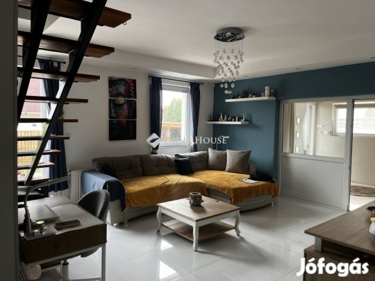 Balatonalmádii 232 nm-es ház eladó