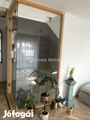 Balatonalmádii 232 nm-es ház eladó