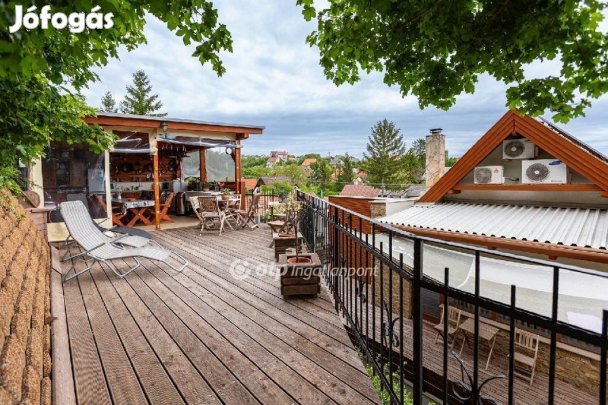 Balatonalmádii 260 nm-es ház eladó