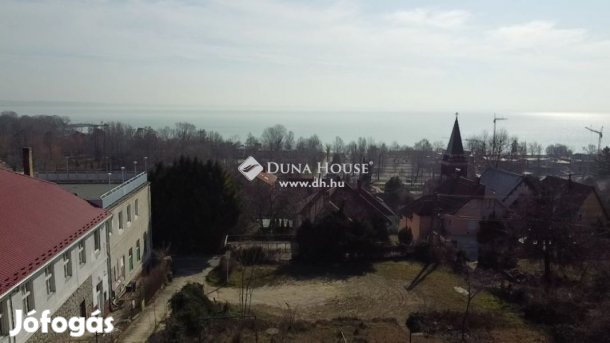 Balatonalmádii eladó 160 nm-es ház