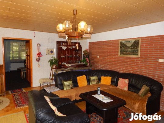 Balatonberényben családi ház eladó