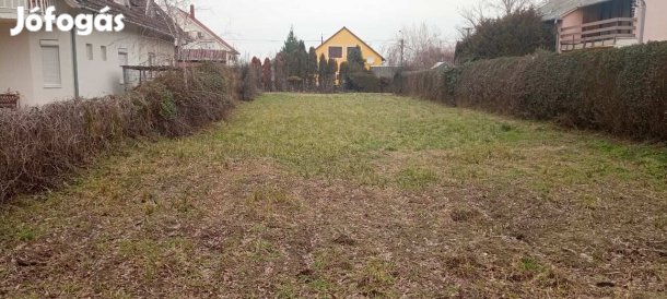 Balatonberényben üdülőtelek eladó