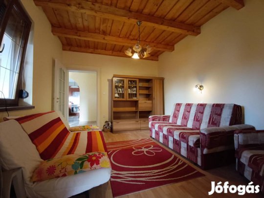 Balatonboglári nyaraló eladó 