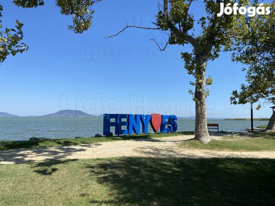 Balatonfenyvesen ÚJ építésű I emeleti 72 m2-es, bútorozott lakás