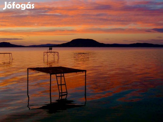 Balatonfenyvesen a parttól 300 méterre!