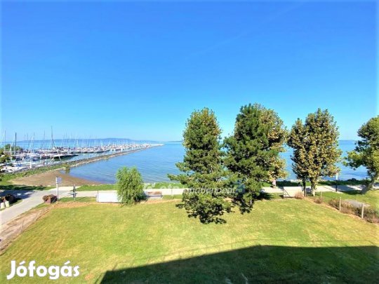 Balatonfenyvesi 33 nm-es lakás eladó