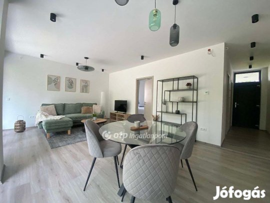 Balatonfenyvesi 72 nm-es lakás eladó