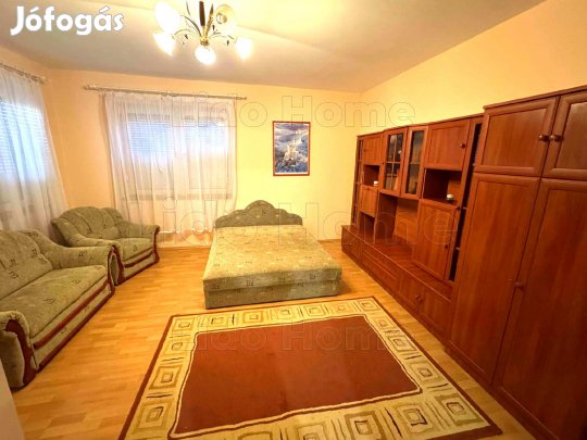 Balatonfenyvesi családi ház eladó