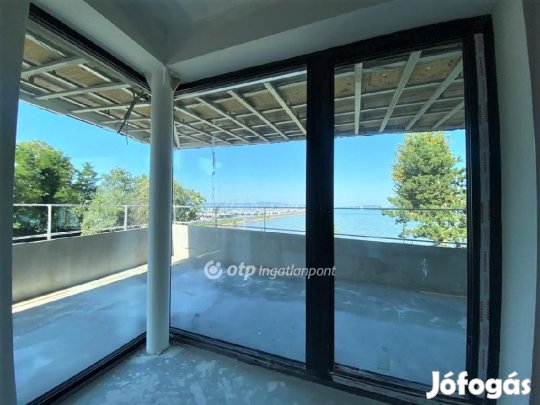 Balatonfenyvesi eladó 51 nm-es lakás