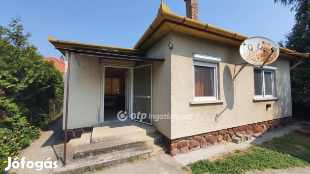 Balatonfenyvesi eladó 55 nm-es ház