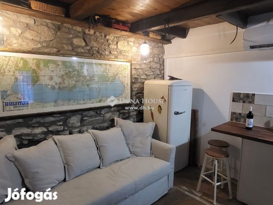 Balatonfőkajári eladó 30 nm-es ház