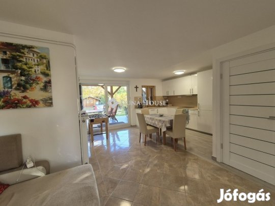 Balatonföldvári 101 nm-es ház eladó