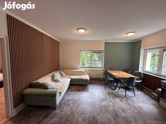 Balatonfüred, part közeli családi ház