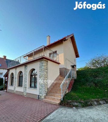Balatonfüredi 100 nm-es ház eladó