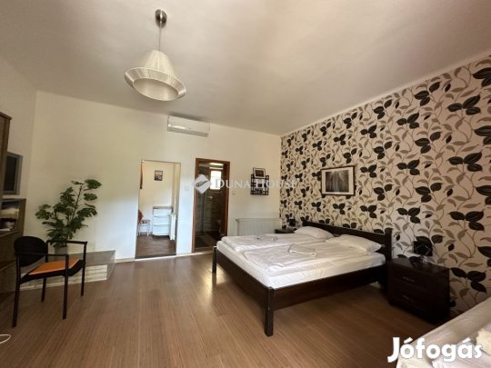 Balatonfüredi 250 nm-es ház eladó