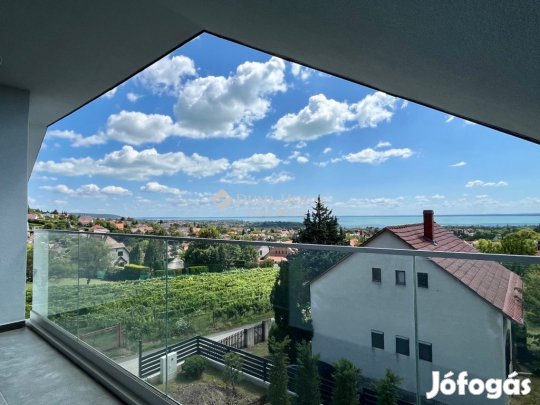 Balatonfüredi 270 nm-es ház eladó