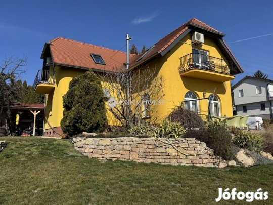 Balatonfüredi 345 nm-es ház eladó