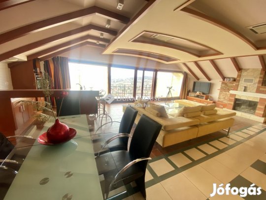 Balatonfüredi 550 nm-es ház eladó