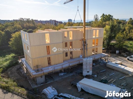 Balatonfüredi 75 nm-es lakás eladó