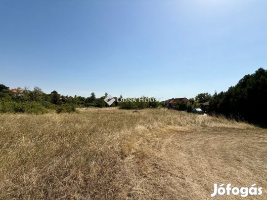 Balatonfüredi 8829 nm-es telek eladó