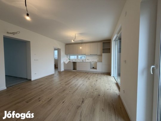 Balatonfüredi 99 nm-es lakás eladó