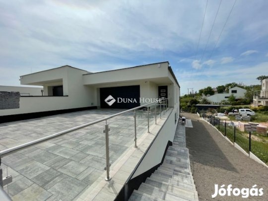 Balatonfüredi eladó 189 nm-es ház