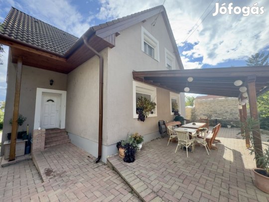 Balatonfüredi eladó 240 nm-es ház