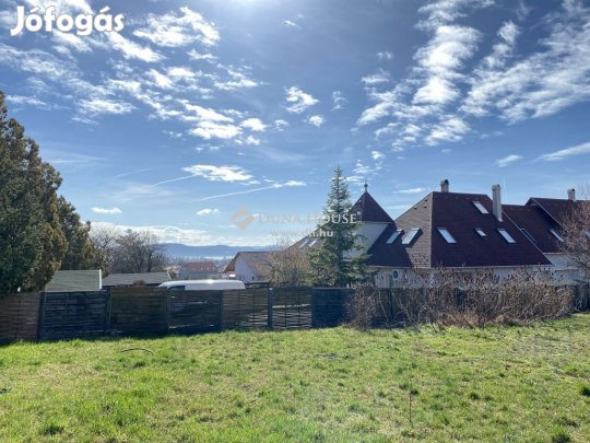 Balatonfüredi eladó 958 nm-es telek