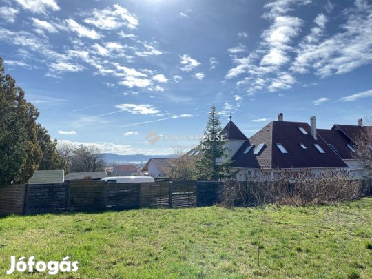 Balatonfüredi eladó 958 nm-es telek