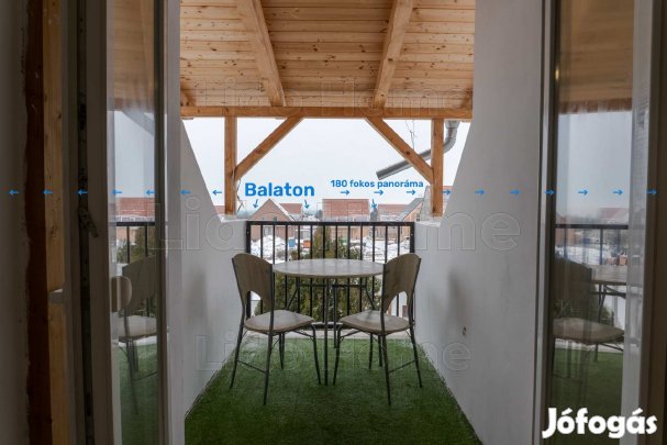 Balatonfüredi panorámás nyaraló eladó