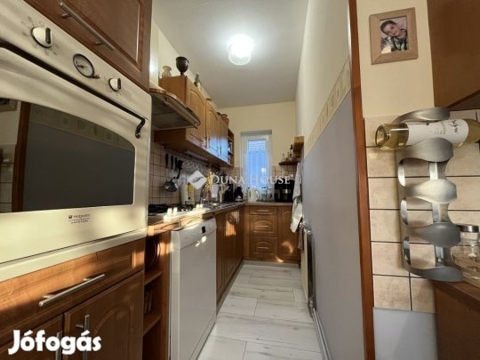 Balatonfűzfői 162 nm-es ház eladó