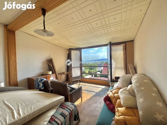 Balatonfűzfői eladó 254 nm-es ház