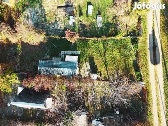 Balatonfűzfői eladó 468 nm-es telek