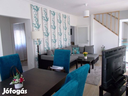 Balatonfűzfői felujított családi ház eladó!