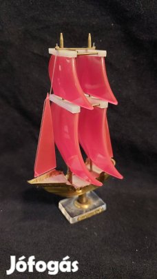 Balatoni emlék , iparművész kétárbocos vitorlás , réz - plexi