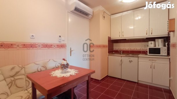 Balatoni nyaraló 50 m-re a starnd bejáratótól!