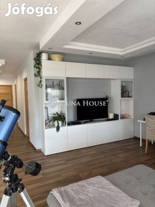 Balatonkenesei 118 nm-es ház eladó