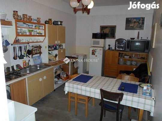 Balatonkenesei eladó 75 nm-es ház