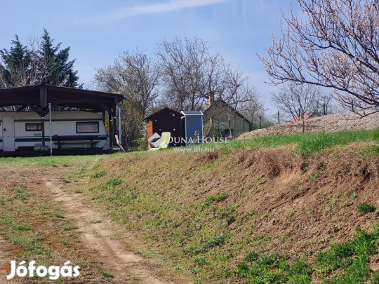 Balatonkenesei eladó 901 nm-es telek