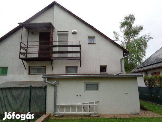 Balatonkenesén Ikernyaraló Eladó!!!