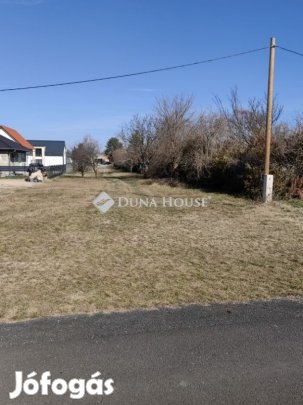 Balatonkeresztúri 1500 nm-es telek eladó