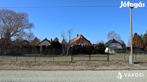 Balatonkeresztúron építési telek!