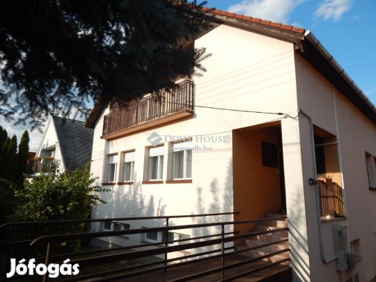 Balatonlellei 265 nm-es ház eladó