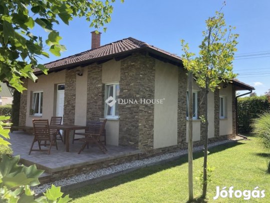 Balatonlellei 72 nm-es ház eladó