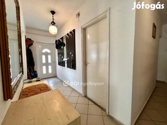 Balatonlellei eladó 104 nm-es ház