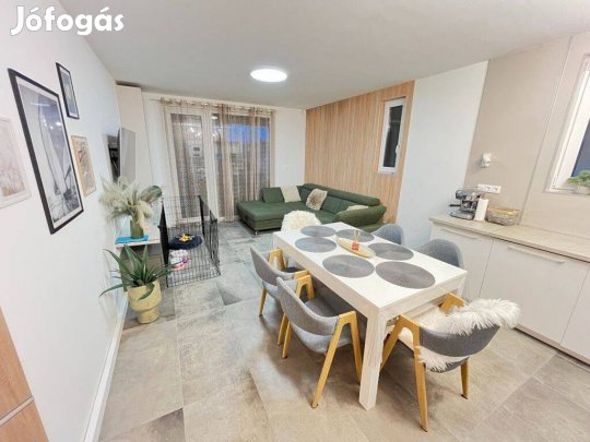 Balatonlellén Igényes Kiadó Lakás